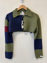 Load image into Gallery viewer, Bdg Sweater Size Small
