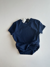 Load image into Gallery viewer, Lulu Lemon Athletic Top Size Medium
