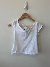 Load image into Gallery viewer, Lululemon Athletic Top Size Medium
