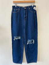 Load image into Gallery viewer, Signature 8 Denim Size Large
