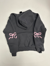 Load image into Gallery viewer, Edikted Sweatshirt Size Extra Small
