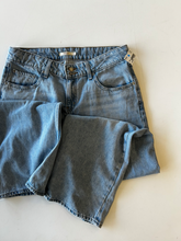 Load image into Gallery viewer, Levi Pants Size Large (31)
