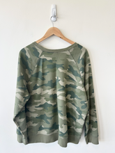 Load image into Gallery viewer, Old Navy Sweatshirt Size Extra Large
