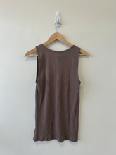 Load image into Gallery viewer, Skims Tank Top Size Extra Large
