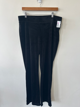 Load image into Gallery viewer, Juicy Couture Athletic Pants Size Extra Large
