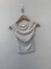 Load image into Gallery viewer, Hollister T-Shirt Extra Extra Small
