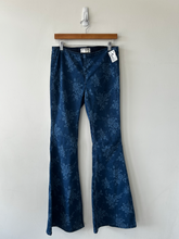 Load image into Gallery viewer, We The Free Denim Size 5/6 (28)
