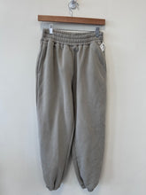 Load image into Gallery viewer, Women’s Comfrt Sweatpants
