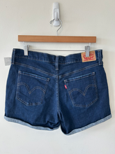 Load image into Gallery viewer, Levi Shorts Size 11/12
