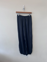 Load image into Gallery viewer, Aerie Pants Size Small
