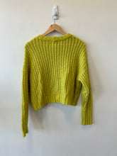 Load image into Gallery viewer, American Eagle Sweater Size Small
