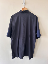 Load image into Gallery viewer, Nike Athletic Top Size Large
