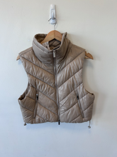 Load image into Gallery viewer, Buff Bunny Outerwear Size Small
