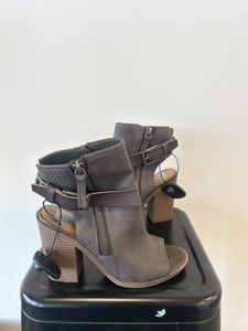Dvs (Shoes) Boots Womens 8.5