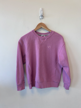 Load image into Gallery viewer, Champion Sweatshirt Size Medium

