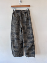 Load image into Gallery viewer, Pants Size Large
