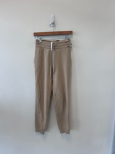 Load image into Gallery viewer, Lululemon Athletic Pants Size Small
