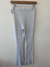 Load image into Gallery viewer, Women’s pants (2pc)
