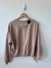 Load image into Gallery viewer, American Eagle Sweatshirt Size Medium
