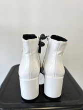 Load image into Gallery viewer, Mix No 6 (For Shoes) Boots Womens 8.5

