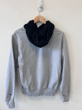 Load image into Gallery viewer, Champion Sweater Size Small

