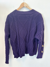 Load image into Gallery viewer, Sweater Size Medium
