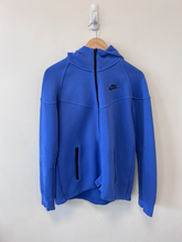 Load image into Gallery viewer, Nike Sweatshirt Size Large
