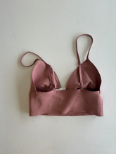 Load image into Gallery viewer, Free People Athletic Top Size Small
