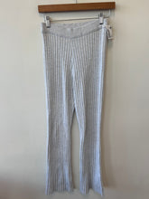 Load image into Gallery viewer, Women’s pants (2pc)

