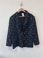 Load image into Gallery viewer, Forever 21 Outerwear Size Medium
