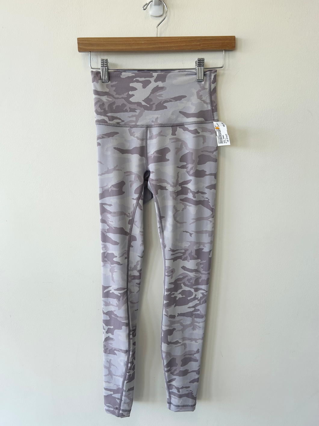 Lulu Lemon Athletic Pants Size 3/4 (27)