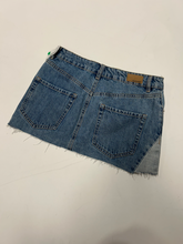 Load image into Gallery viewer, Garage Short Skirt Size Extra Small
