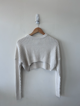 Load image into Gallery viewer, Urban Outfitters ( U ) Sweater Size Extra Small
