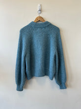 Load image into Gallery viewer, Universal Thread Sweater Size Large
