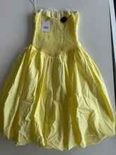 Load image into Gallery viewer, Hellomolly Maxi Dress Size Medium
