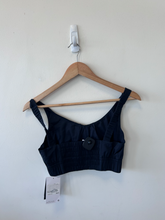 Load image into Gallery viewer, Nike Athletic Top Size Extra Small
