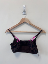 Load image into Gallery viewer, Sports Bra Size Small
