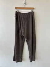 Load image into Gallery viewer, Free People Pants Size Small
