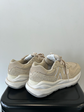 Load image into Gallery viewer, New Balance Womens Athletic Shoes Womens 7.5
