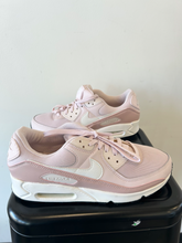 Load image into Gallery viewer, Nike Womens Athletic Shoes Womens 10.5
