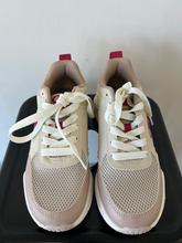 Load image into Gallery viewer, Champion Womens Athletic Shoes Womens 7.5
