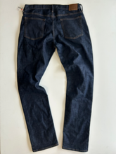 Load image into Gallery viewer, Gap Denim Size 32
