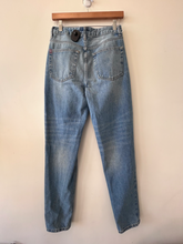 Load image into Gallery viewer, Bdg Denim Size 3/4 (27)
