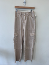 Load image into Gallery viewer, Mng Pants Size 3/4 (27)
