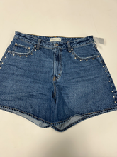 Load image into Gallery viewer, Abercrombie &amp; Fitch Shorts Size 9/10
