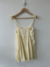 Load image into Gallery viewer, Urban Renewal Dress Size Small
