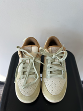 Load image into Gallery viewer, Nike Womens Athletic Shoes Womens 6
