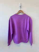Load image into Gallery viewer, Champion Sweatshirt Size Medium
