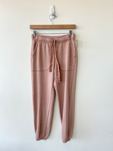 Load image into Gallery viewer, Aerie Athletic Pants Size Extra Small
