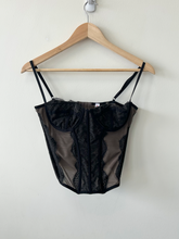 Load image into Gallery viewer, Out From Under Tank Top Size Large
